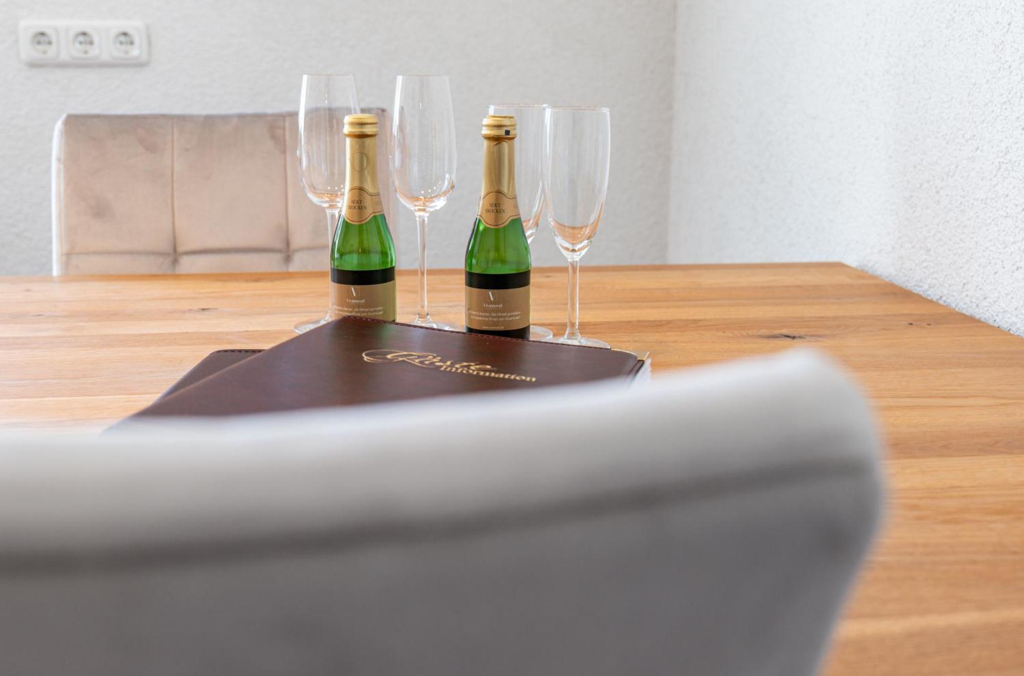 Riesling Appartement For 2 - 4 People - Billiards - Balcony With Mosel View - Parking - Wine Barrel Bar - Fully Equipped Kitchen - Netflix - Waiputv - 3 Km From Cochem Klotten Kültér fotó