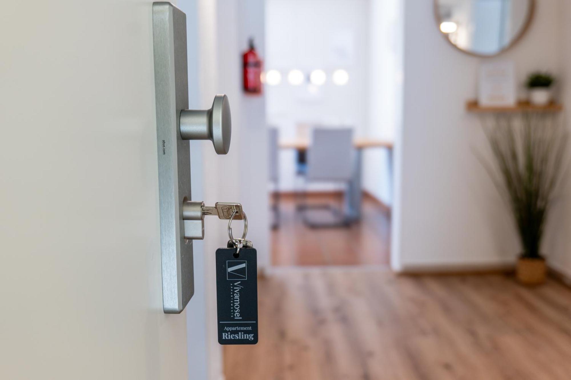 Riesling Appartement For 2 - 4 People - Billiards - Balcony With Mosel View - Parking - Wine Barrel Bar - Fully Equipped Kitchen - Netflix - Waiputv - 3 Km From Cochem Klotten Kültér fotó